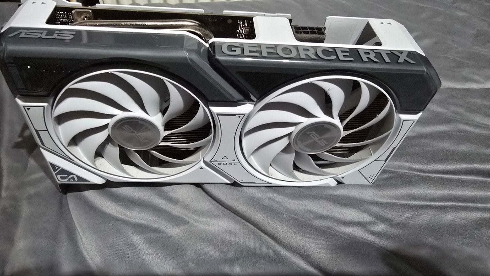 ASUS GeForce RTX 4060 Videokaart - Wit, Computers en Software, Videokaarten, GDDR6, PCI-Express 4, Ophalen of Verzenden, Zo goed als nieuw