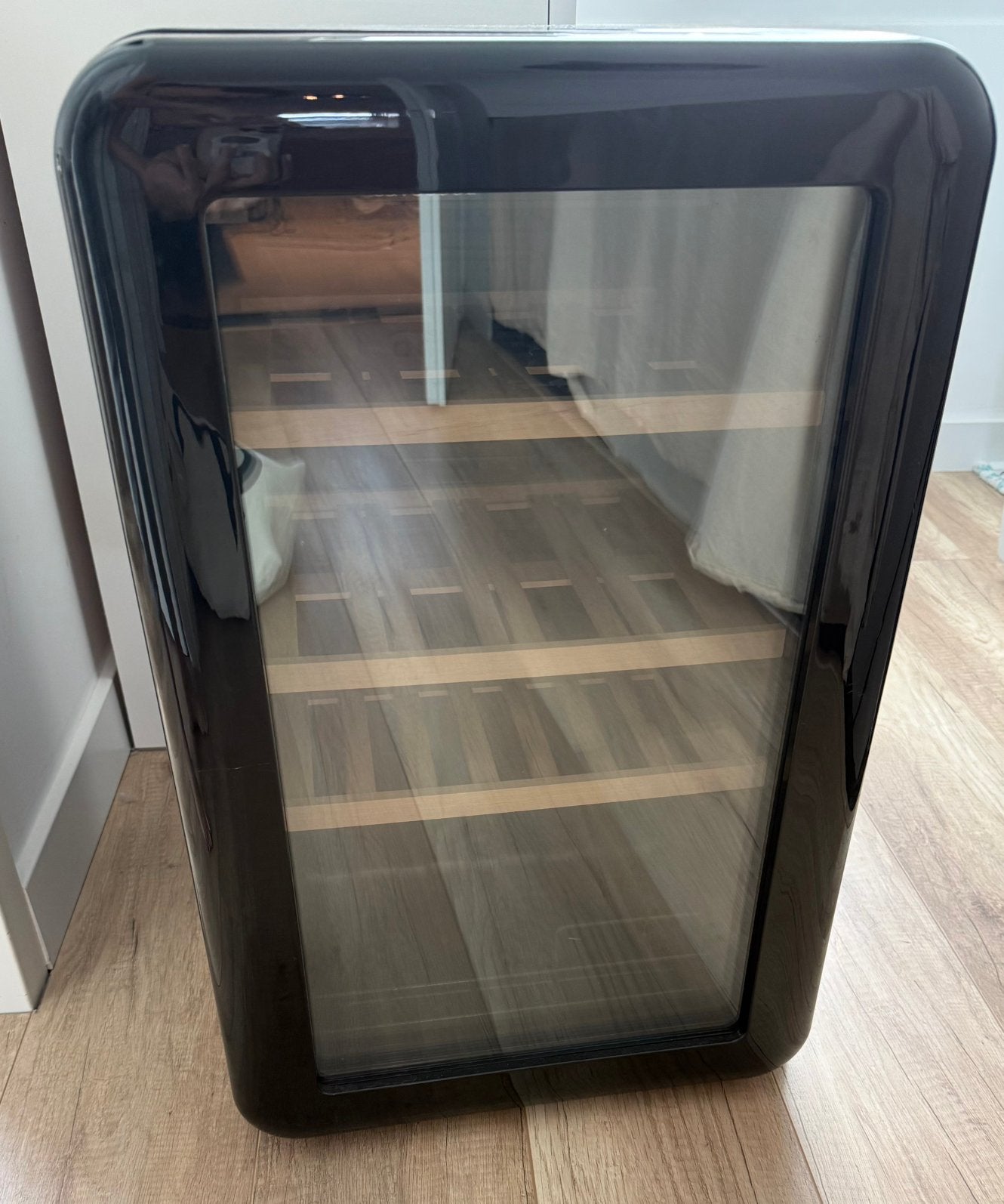 CaveCool wijnkoelkast zwart retro, Zonder vriesvak, Ophalen of Verzenden, Minder dan 45 cm, Minder dan 85 cm