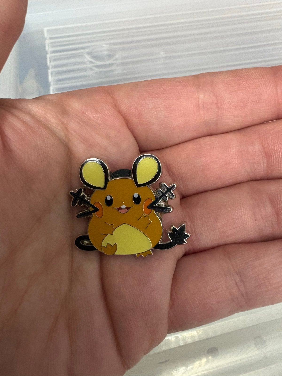 Pokémon Dedenne Pin - Officiële Verzamelpin, Ophalen of Verzenden, Nieuw, Figuurtje, Speldje of Pin
