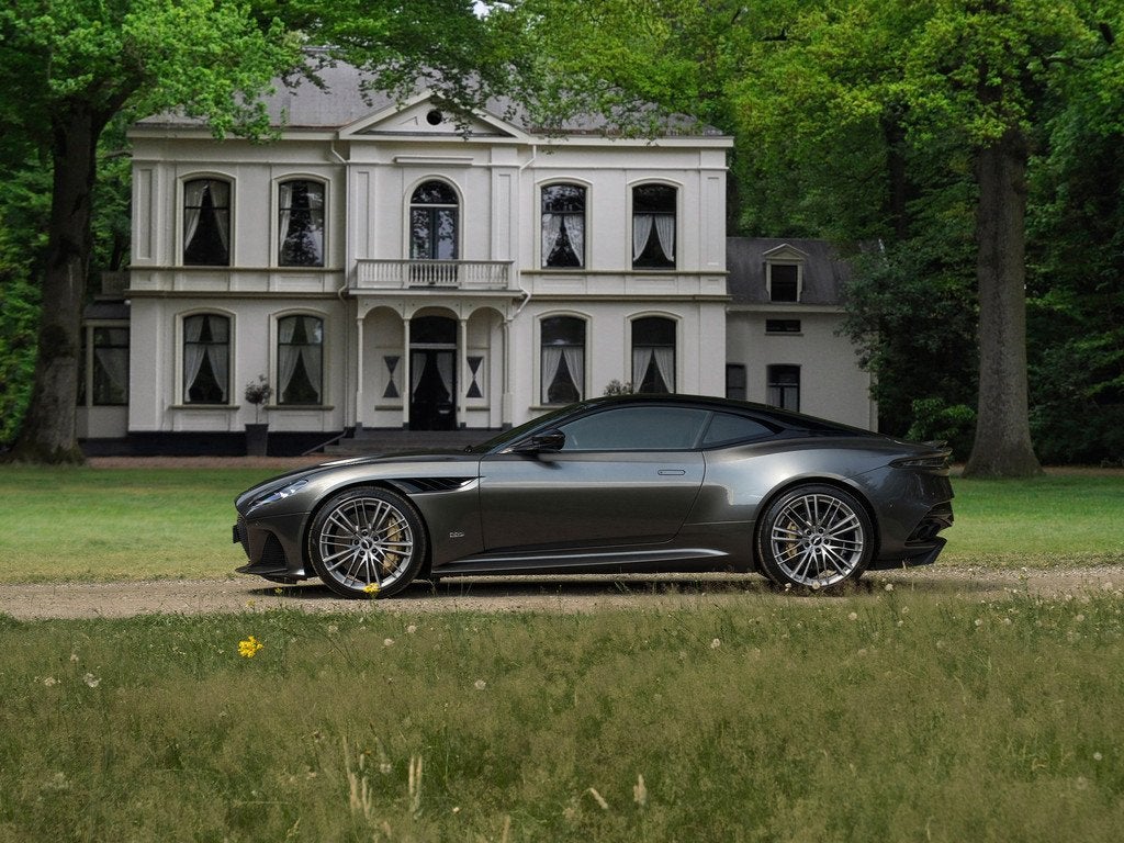 Aston Martin DBS 5.2 V12 Superleggera | NL auto | Carbon pac, Auto's, Aston Martin, Automaat, Achterwielaandrijving, Gebruikt