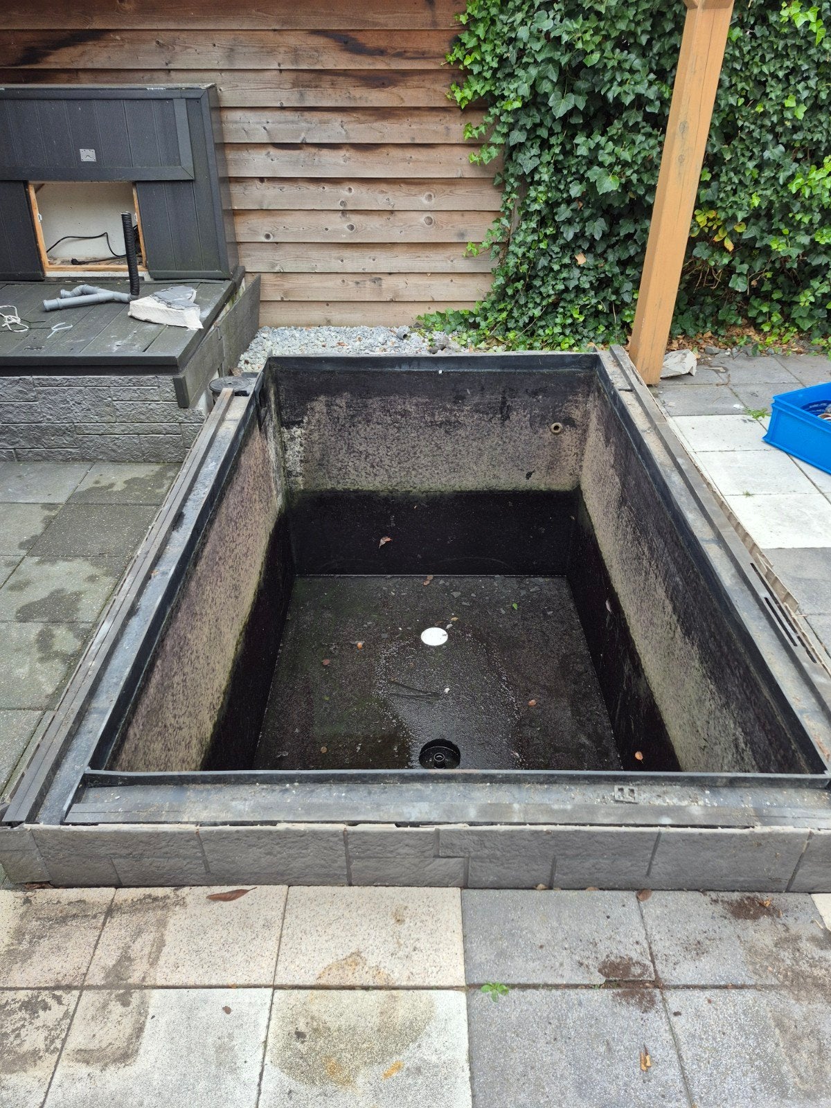 HDPE Vijverbak, Ophalen, Gebruikt