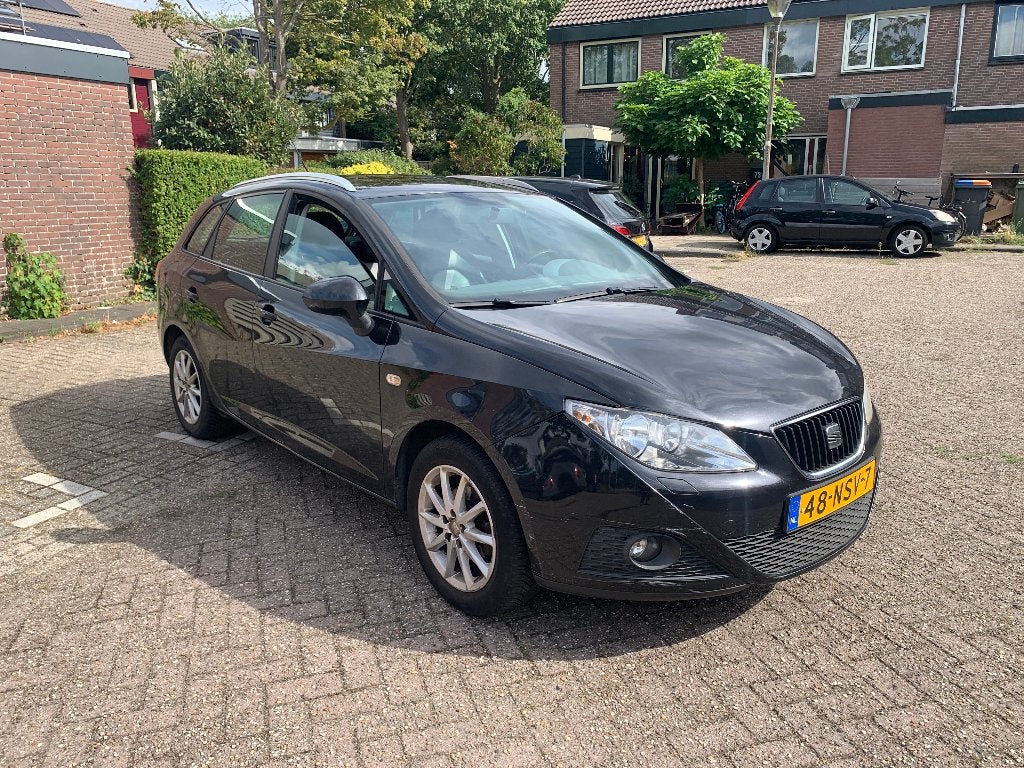Seat Ibiza 1.4 63KW ST 2010 Zwart, Auto's, Voorwielaandrijving, Euro 5, 86 pk, 40 €/maand