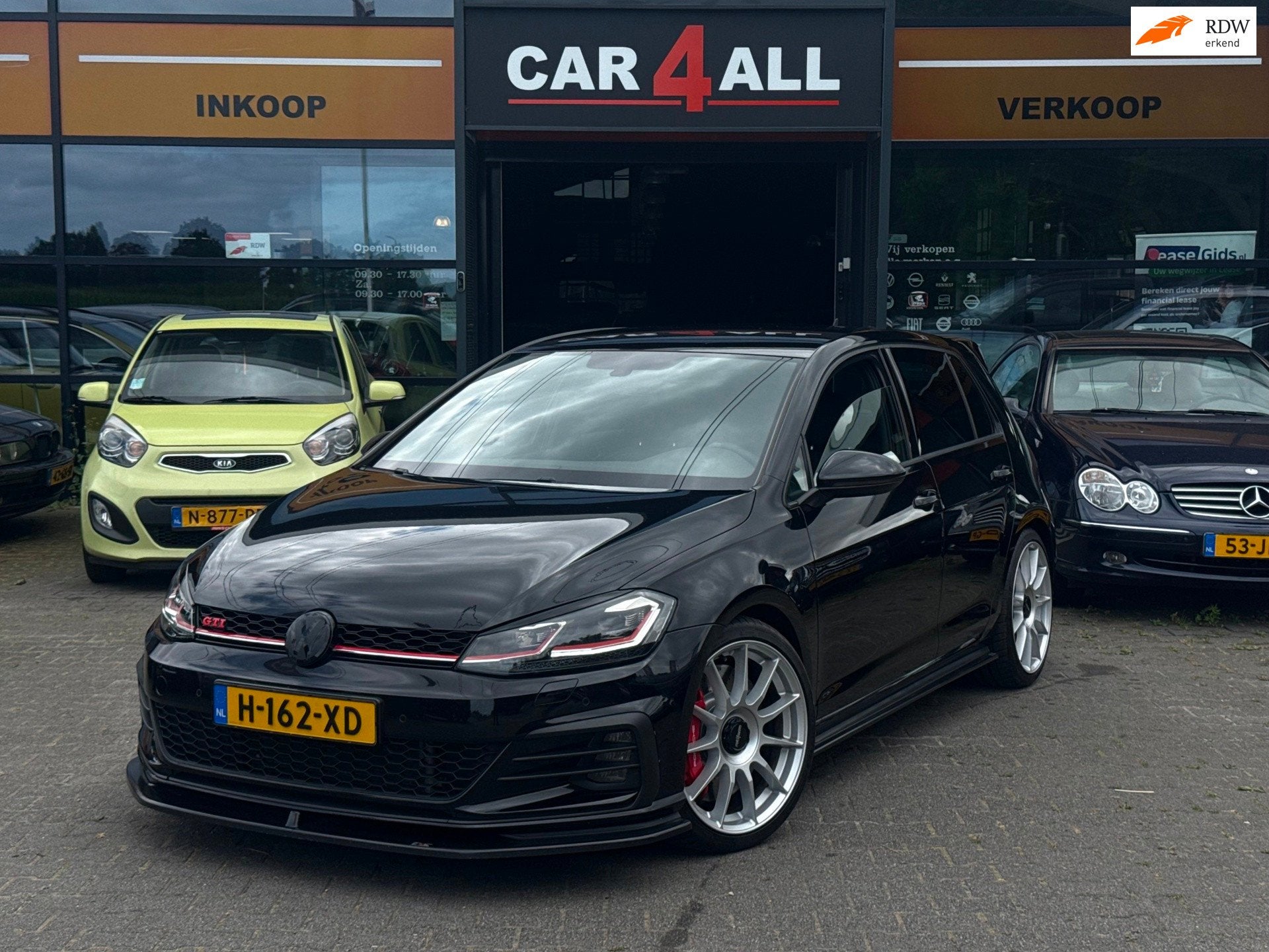 Volkswagen Golf 2.0 TSI GTI Performance 457PK/PORSCHE BRAKES, Auto's, Stof, 4 cilinders, Zwart, Bedrijf