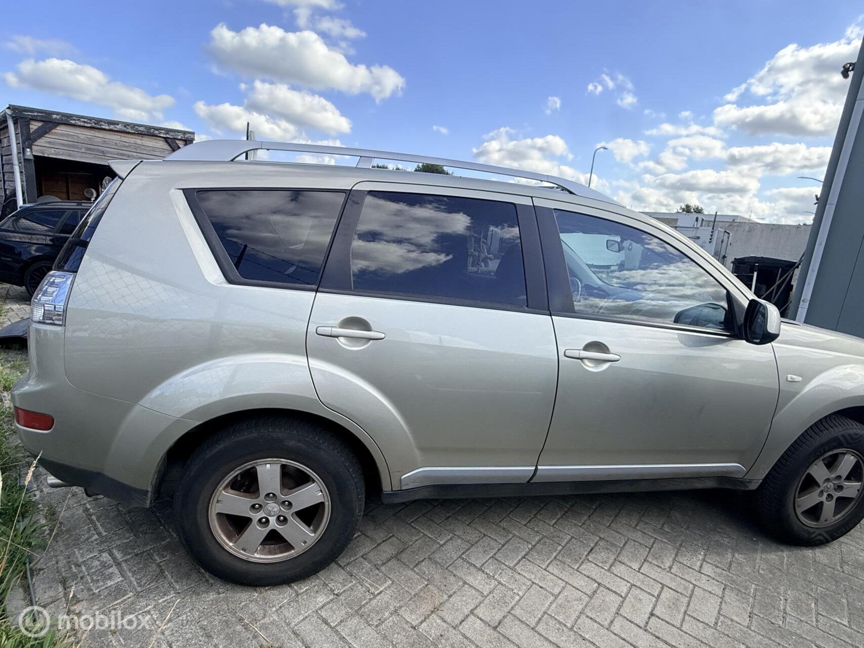 Mitsubishi Outlander 2.4 Inspire 2WD -DEFECT-, Voorwielaandrijving, 4 cilinders, Beige, Bedrijf