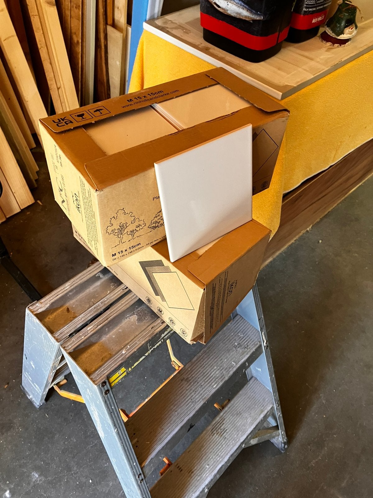 Nieuw! Restpartij / 2 dozen witte wandtegels 15 x 15, Ophalen, Nieuw, Minder dan 20 cm, Minder dan 5 m²