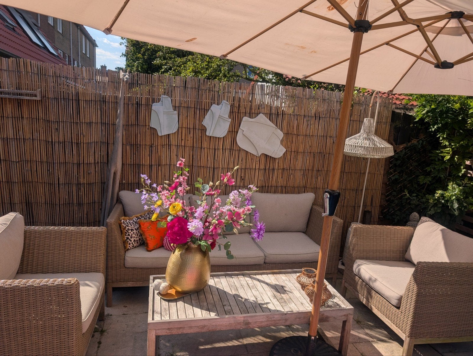 Stevige loungeset met tafel en comfortabele kussens, Ophalen, 4 zitplaatsen, Gebruikt, Bank