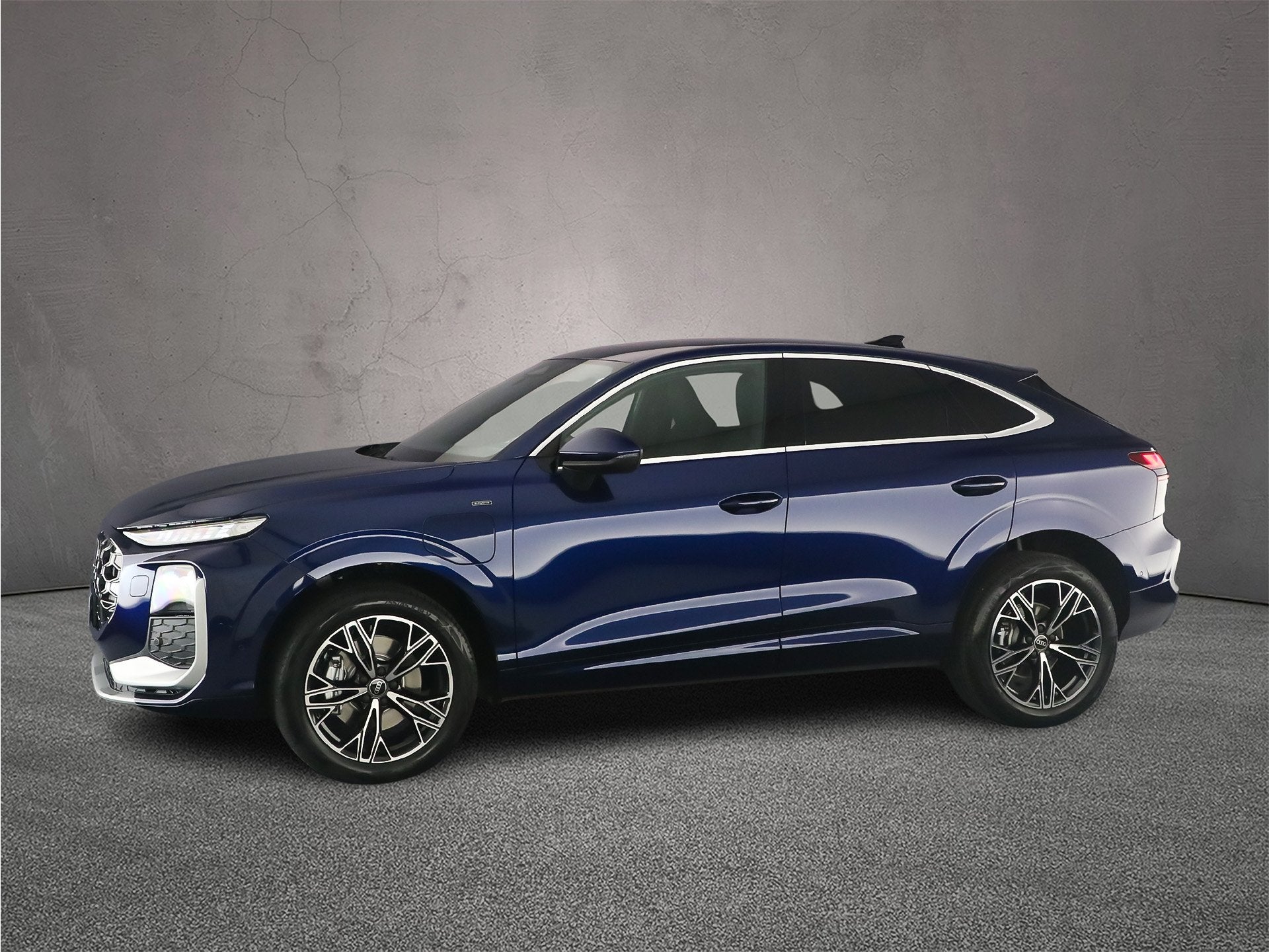 Audi Q3 Sportback, 1800 kg, Euro 6, Blauw, 135 min