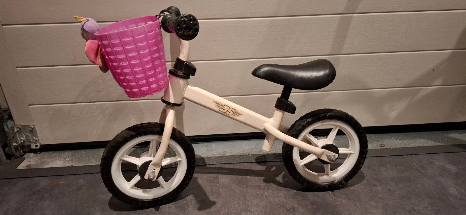 Loopfietsje voor kinderen - Roze met mandje, Ophalen of Verzenden, Gebruikt, Minder dan 16 inch, Onbekend