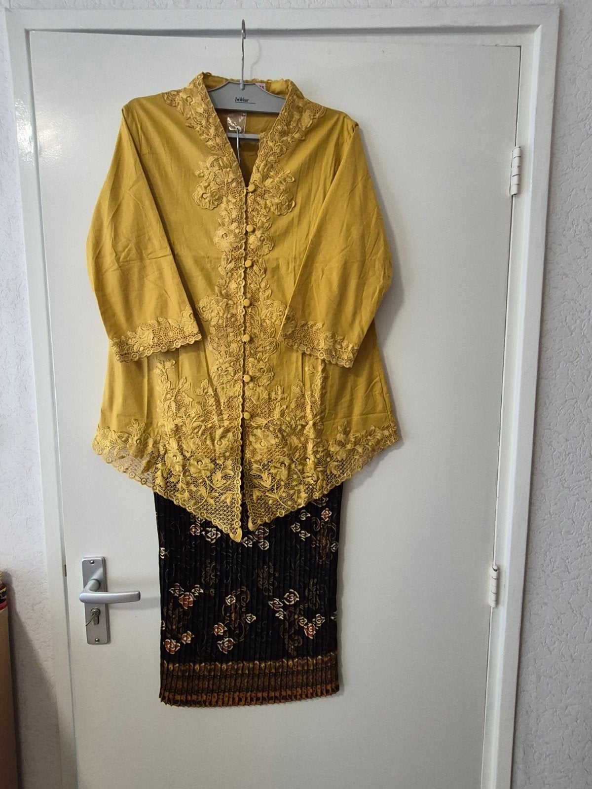 Indonesische Kebaya NIEUW! maat 40/42, Kleding | Dames, Gelegenheidskleding, Nieuw, Cocktailjurk, Handgemaakt, Goud
