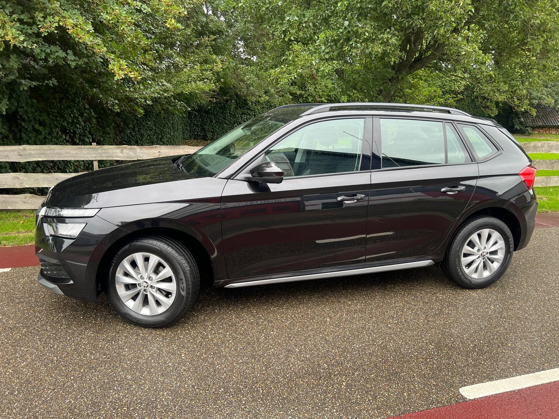 Skoda Kamiq 1.0 TSI Style Camera Trekhaak, Auto's, Stof, Gebruikt, Origineel Nederlands, Handgeschakeld