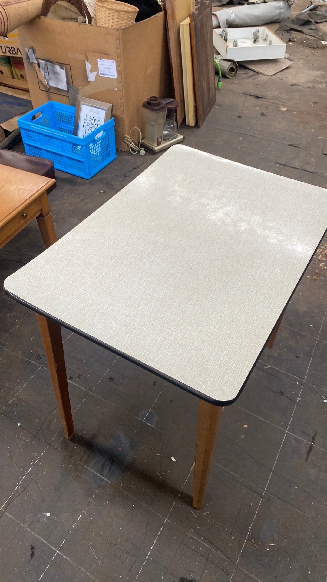 Vintage Formica Tafel- 85x61x77cm, Huis en Inrichting, Tafels | Eettafels, Ophalen, Kunststof, Gebruikt, 50 tot 100 cm