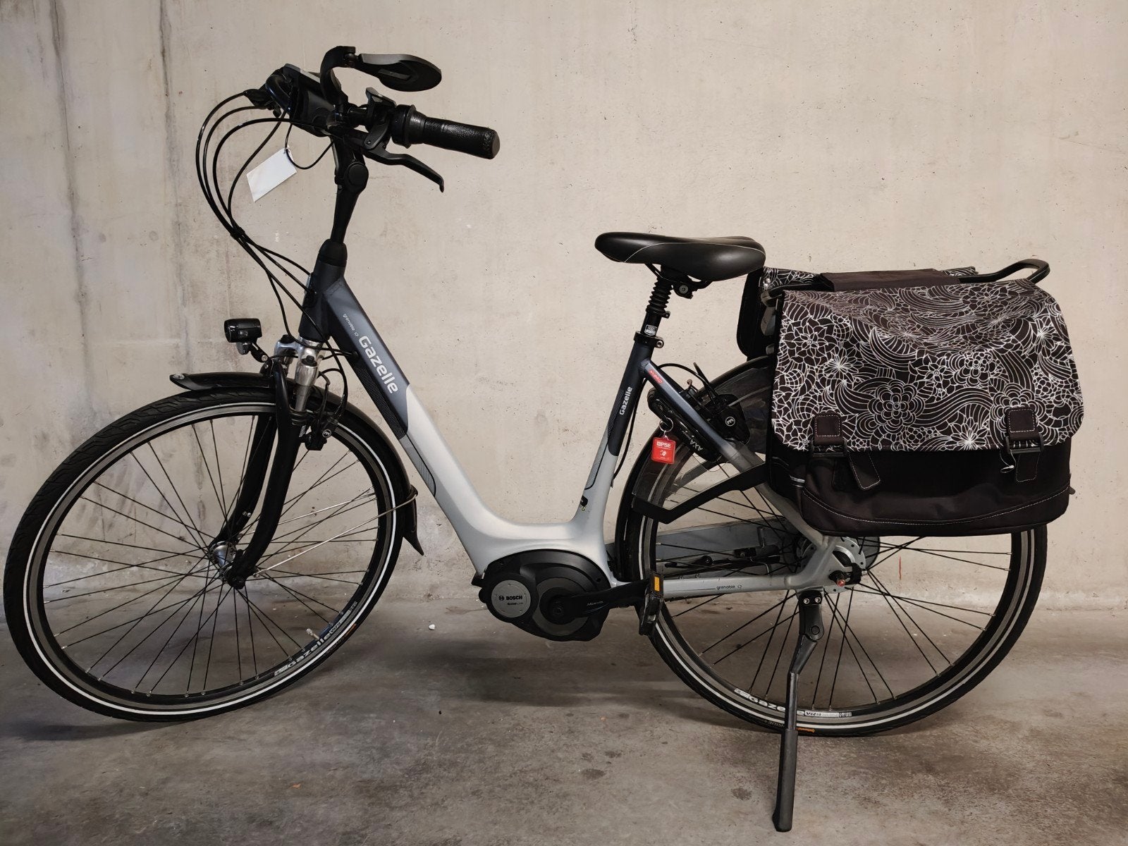 E-bike Gazelle Grenoble c7 met Bosch systeem, Fietsen en Brommers, Elektrische fietsen, Ophalen, Gebruikt, 50 km per accu of meer