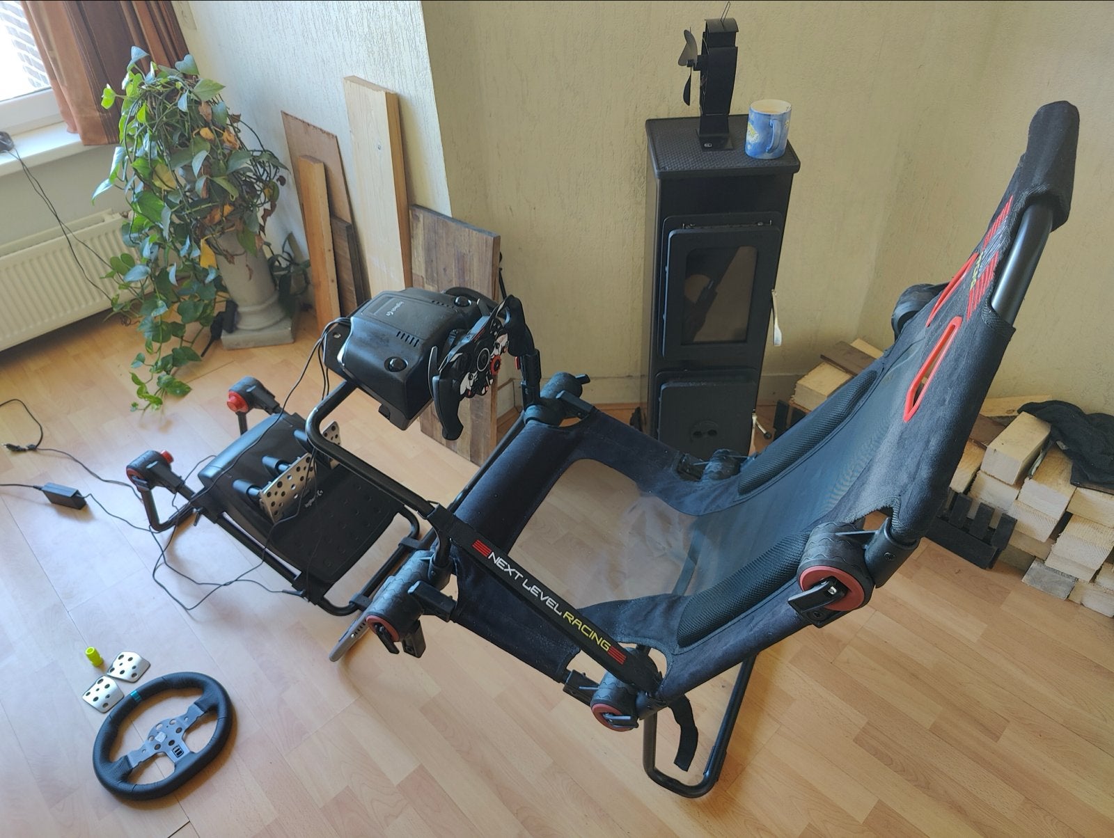 Next Level Racing stoel met Logitech stuur en pedalen, Ophalen of Verzenden, Overige merken, Zo goed als nieuw