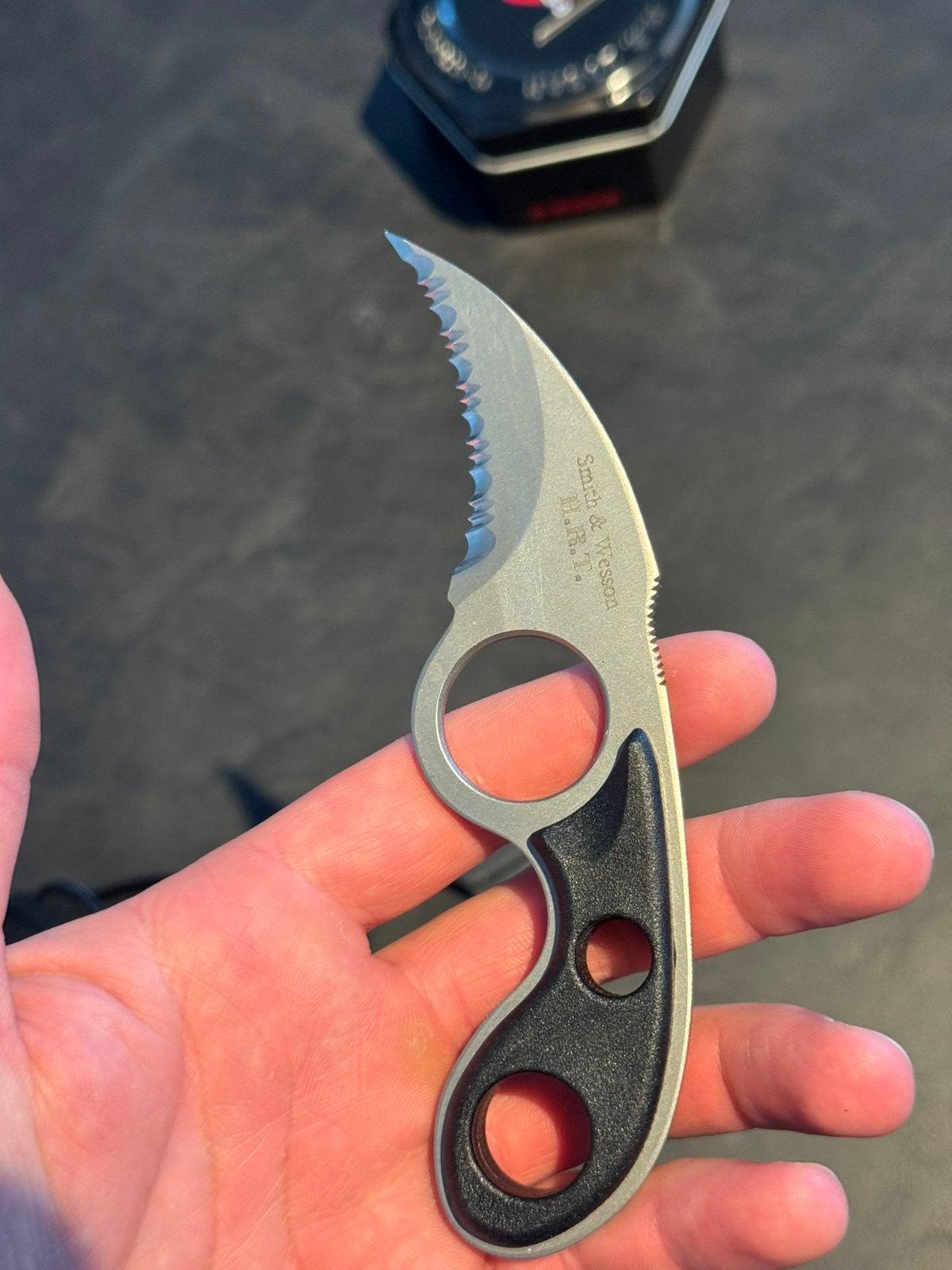 Smith & Wesson H.R.T. Karambit Mes – Zilver/Zwart, Ophalen of Verzenden, Zo goed als nieuw