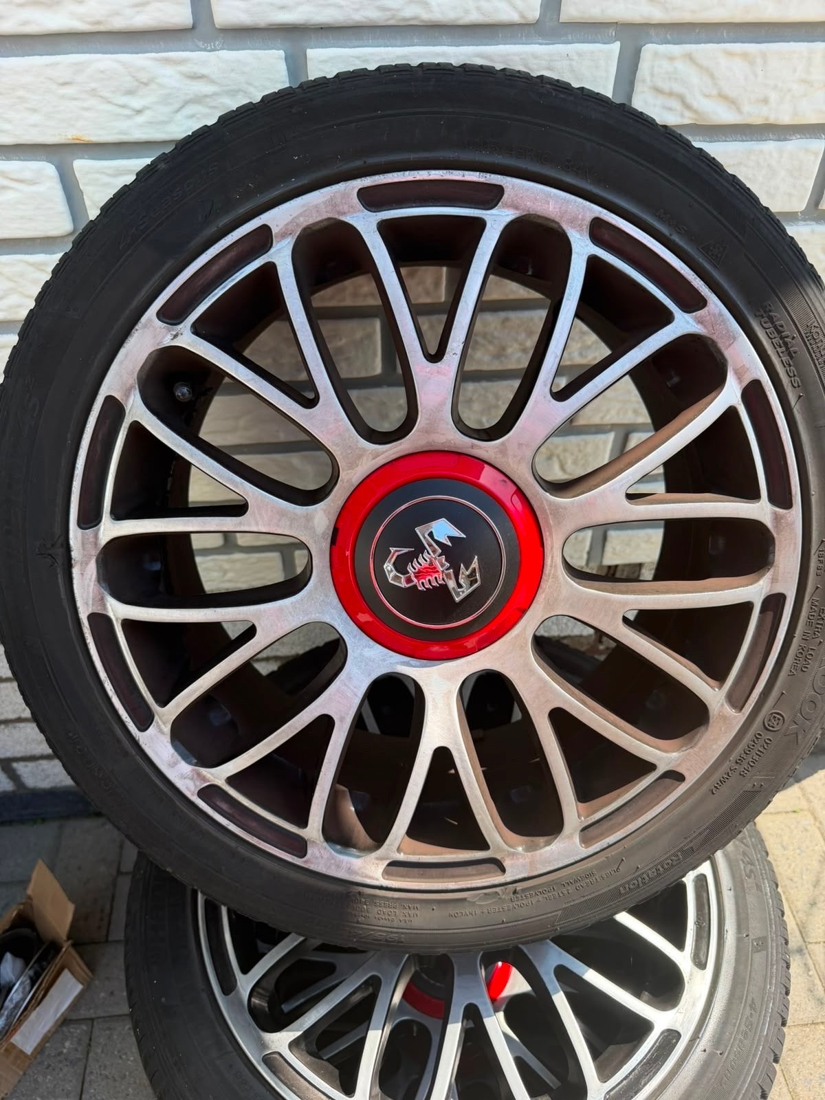 Abarth Velgen met banden - Kleine gebruikssporen, Gebruikt, 16 inch, Banden en Velgen, Ophalen of Verzenden