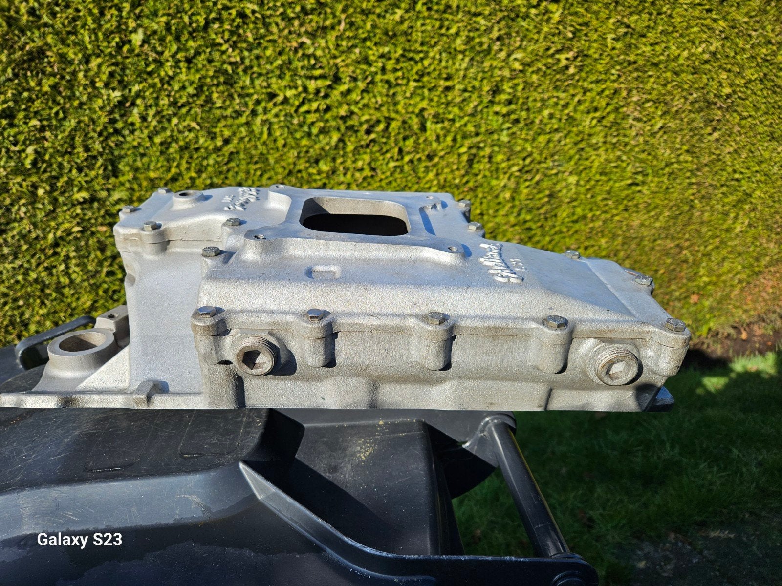 Edelbrock sy1 intake chevrolet small block., Ophalen of Verzenden, Chevrolet