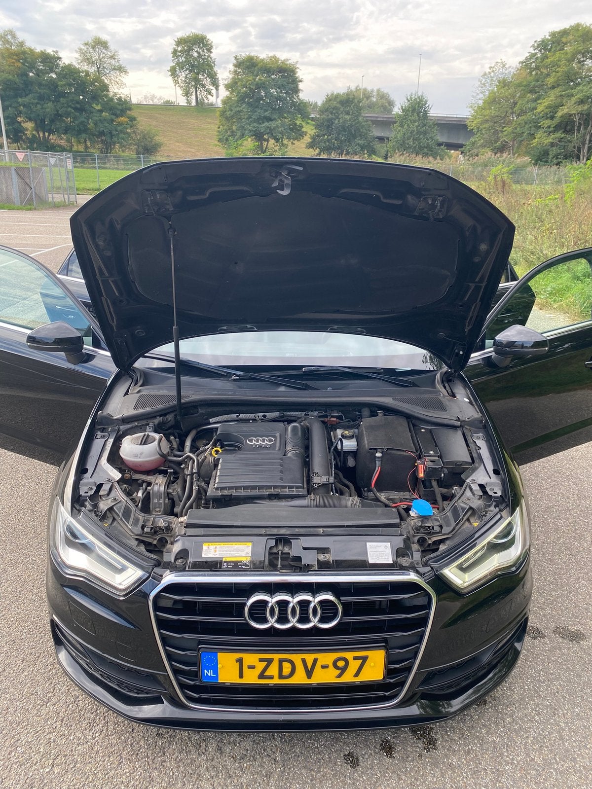 Foto 17 van Audi A3 1.4 TFSI ULTRA COD 110KW Sportback 2015 Zwart
