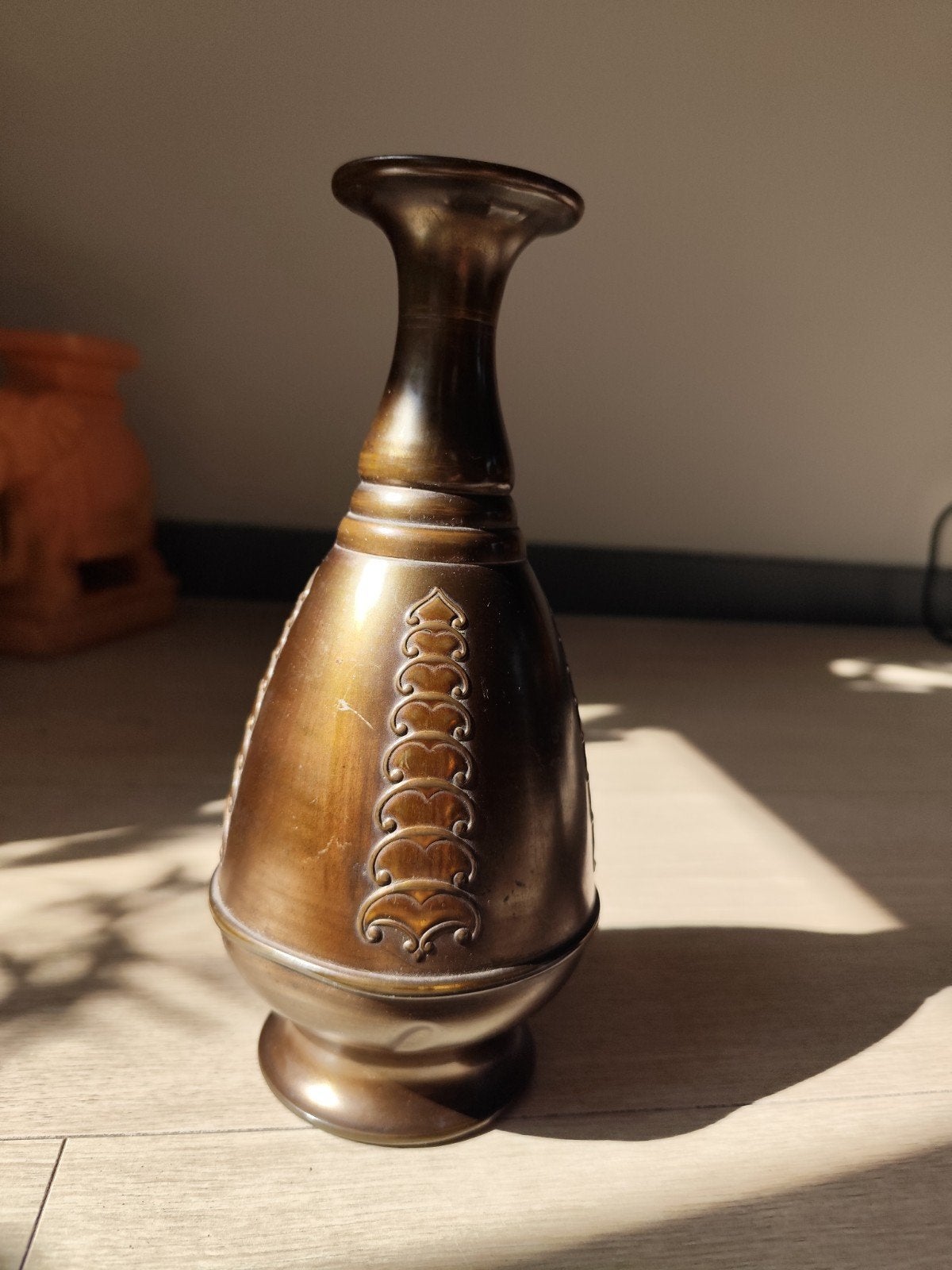 Vintage koper/messing vaas met reliëf, Made in Holland, Ophalen of Verzenden