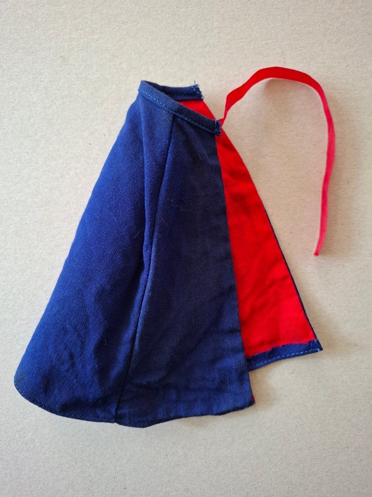 Vintage Sindy Pedigree Nurse Cape 1978, Ophalen of Verzenden, Gebruikt, Kleertjes