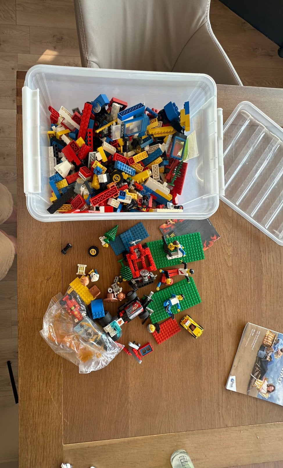 3 kg ongesorteerde LEGO blokjes, wieltjes, popjes etc., Gebruikt, Lego, Ophalen of Verzenden, Losse stenen