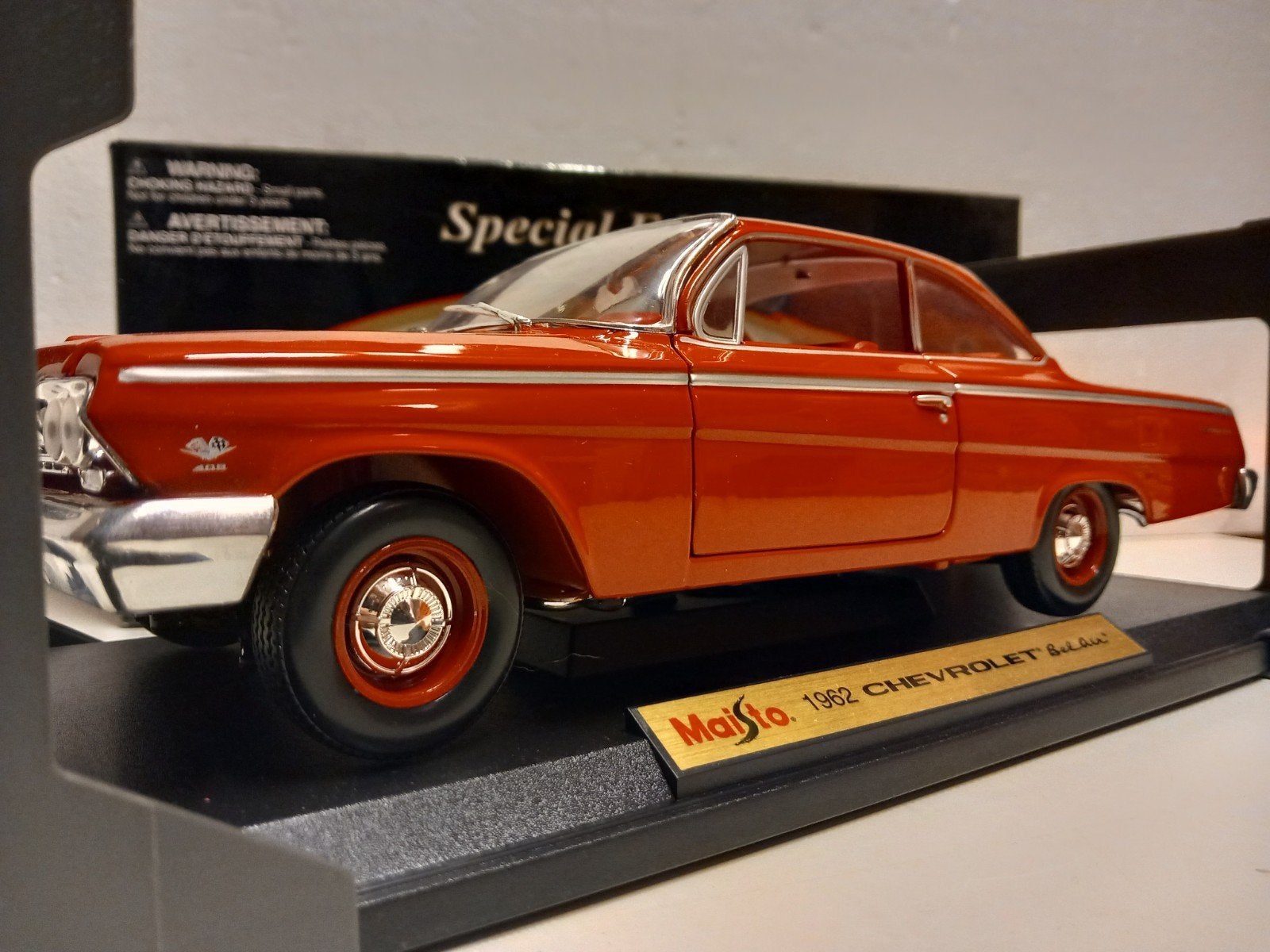 Chevrolet Bel Air 1962 rood Maisto metal 1:18 KRD, Hobby en Vrije tijd, Ophalen of Verzenden, Zo goed als nieuw, Auto, Maisto