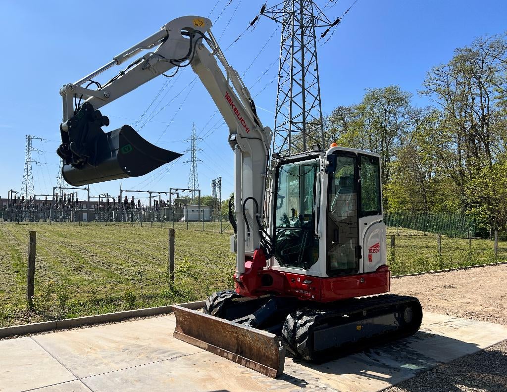 Takeuchi TB350R minigraver nieuwstaat, Zakelijke goederen, Machines en Bouw | Kranen en Graafmachines, Ophalen, Graafmachine