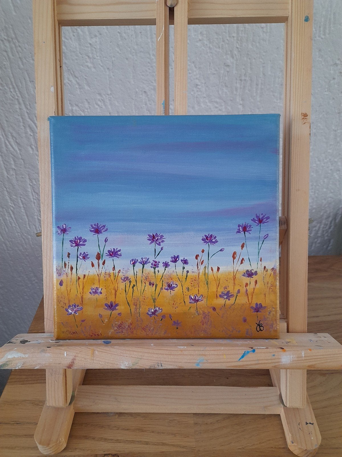 Acryl schilderij met paarse bloemen en blauwe lucht, Bloemen, Acrylverf, Doek, Realistisch