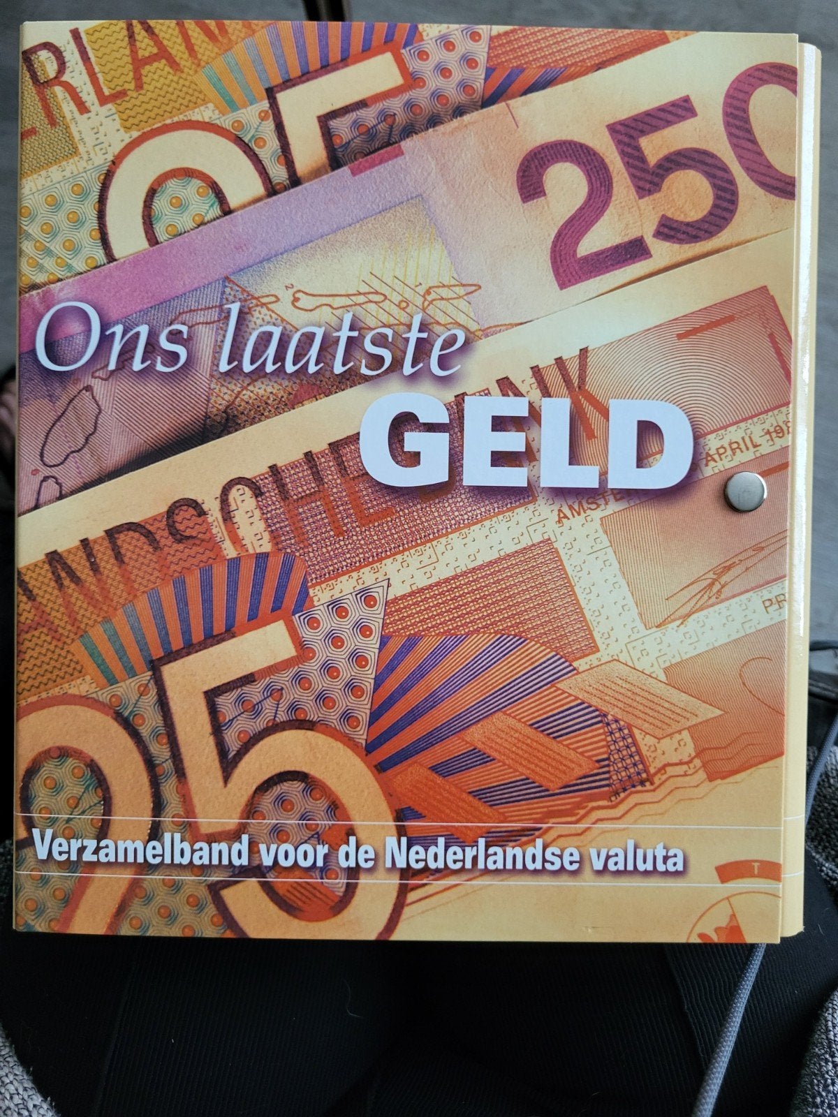 Verzamelband met Nederlands geld, Postzegels en Munten, Munten | Nederland, Ophalen of Verzenden, Koningin Juliana, Overige waardes