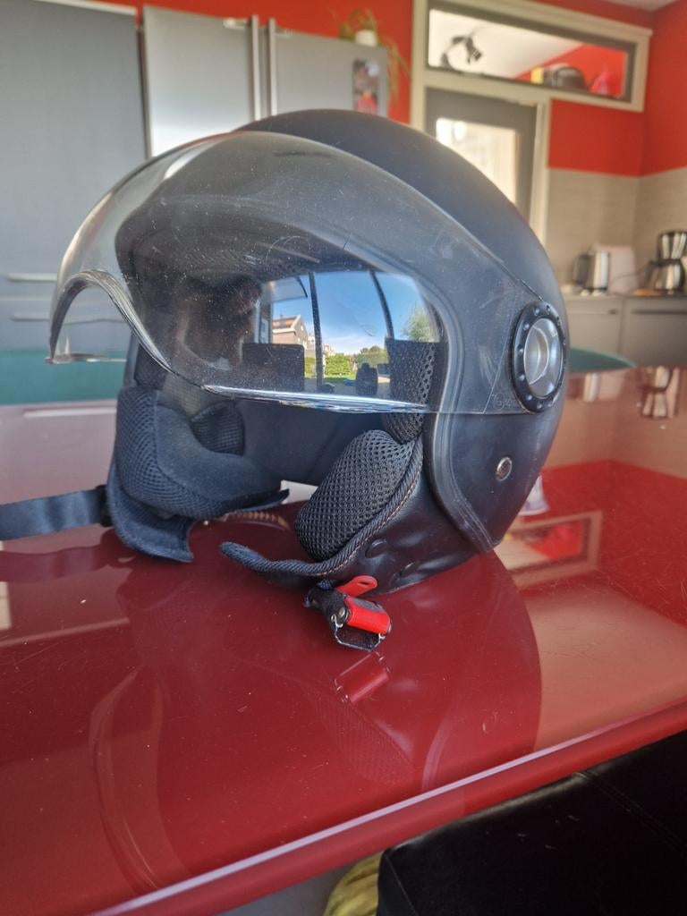 Helm, Ophalen, Zo goed als nieuw