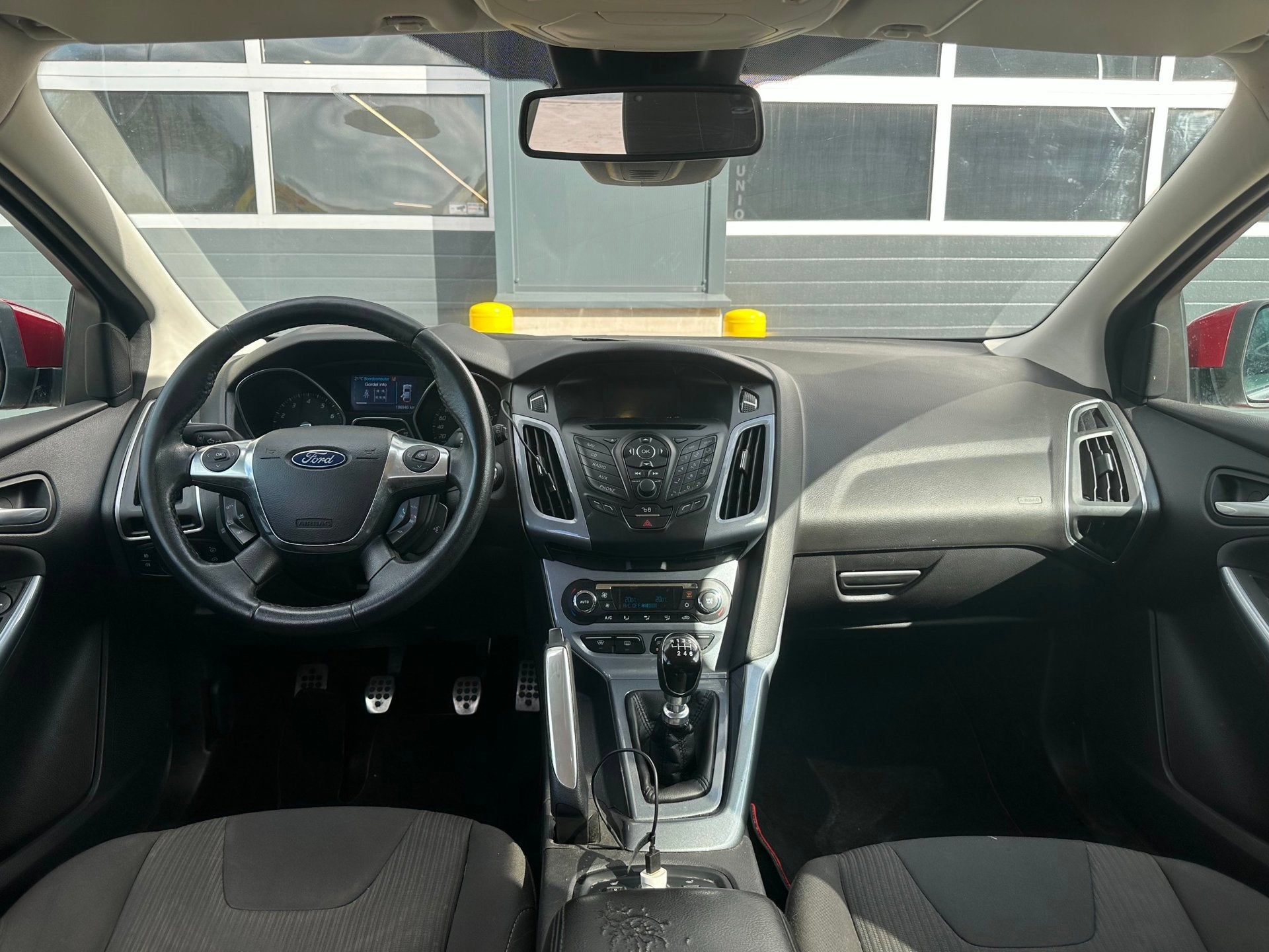 Ford Focus Wagon 1.6 EcoBoost TITANIUM|NAVIGATIE|CLIMA AIRCO, Auto's, Gebruikt, Zwart, 4 cilinders, 150 pk
