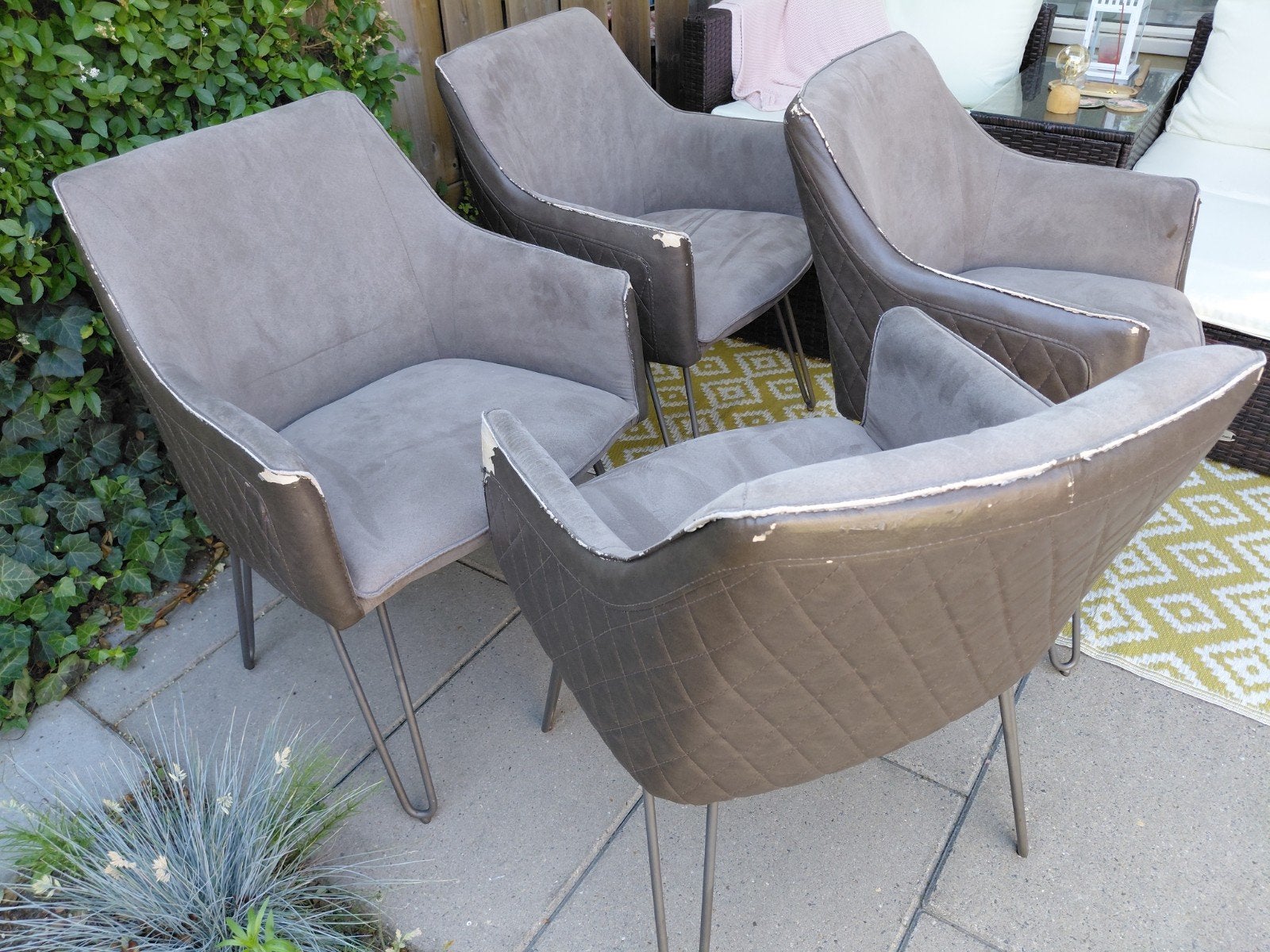 Set van Mokko stoelen met metalen poten, Gebruikt, Ophalen of Verzenden, Stof, Vier