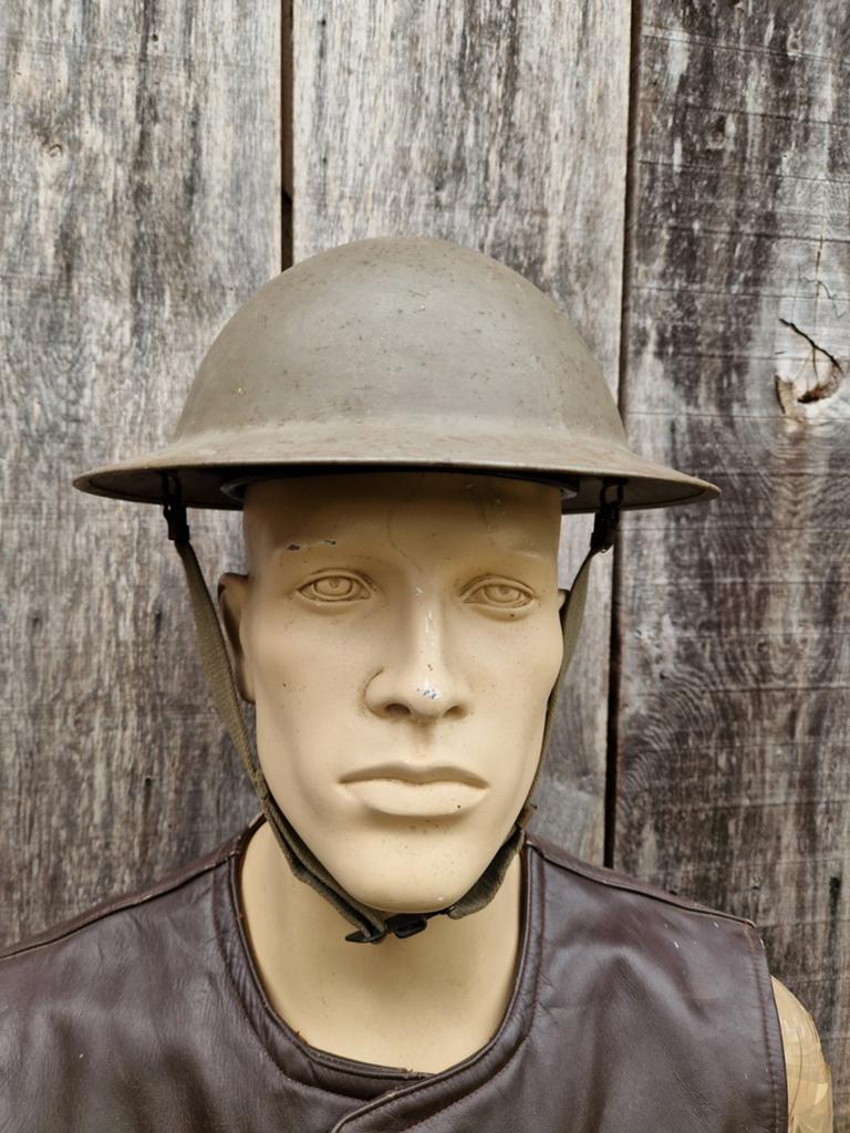 Helm jaren '50 van de Bescherming Bevolking (BB), Verzamelen, Ophalen of Verzenden, Overige soorten, Nederland, Helm of Baret