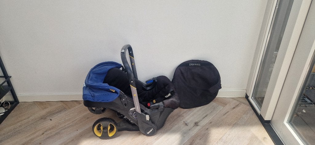 kinderwagen en autostoel in één Doona +, Ophalen of Verzenden, Zo goed als nieuw, Met autostoeltje, Kinderwagen