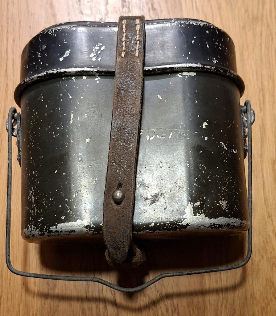 WW-2 Duitse M31 originele Kochgeschirr gemarkeerd CCJ40, Verzamelen, Militaria | Tweede Wereldoorlog, Ophalen of Verzenden, Landmacht