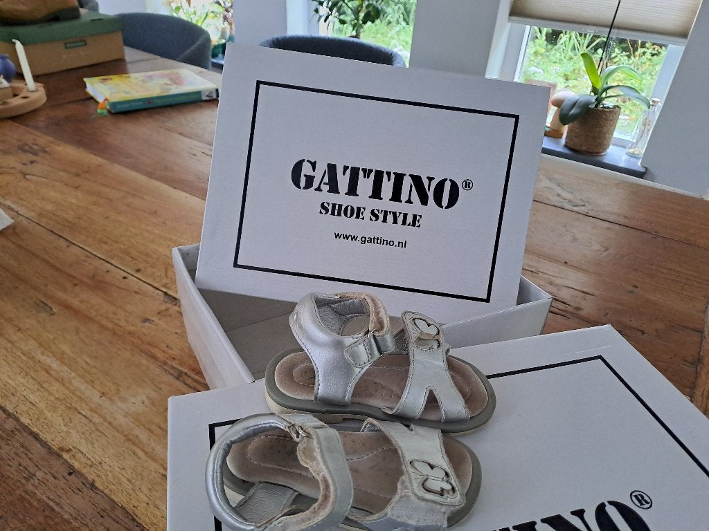Gattino, leren sandaaltjes, babyschoentje, maat 19, Meisje, Ophalen of Verzenden, Gebruikt, Schoentjes