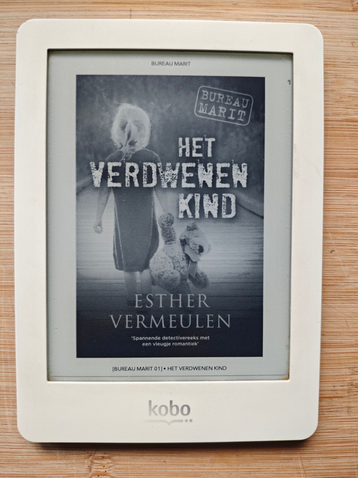 Kobo Glo met verlichting en 1300 boeken, Computers en Software, E-readers, Gebruikt, 6 inch of minder, Kobo, Ophalen of Verzenden