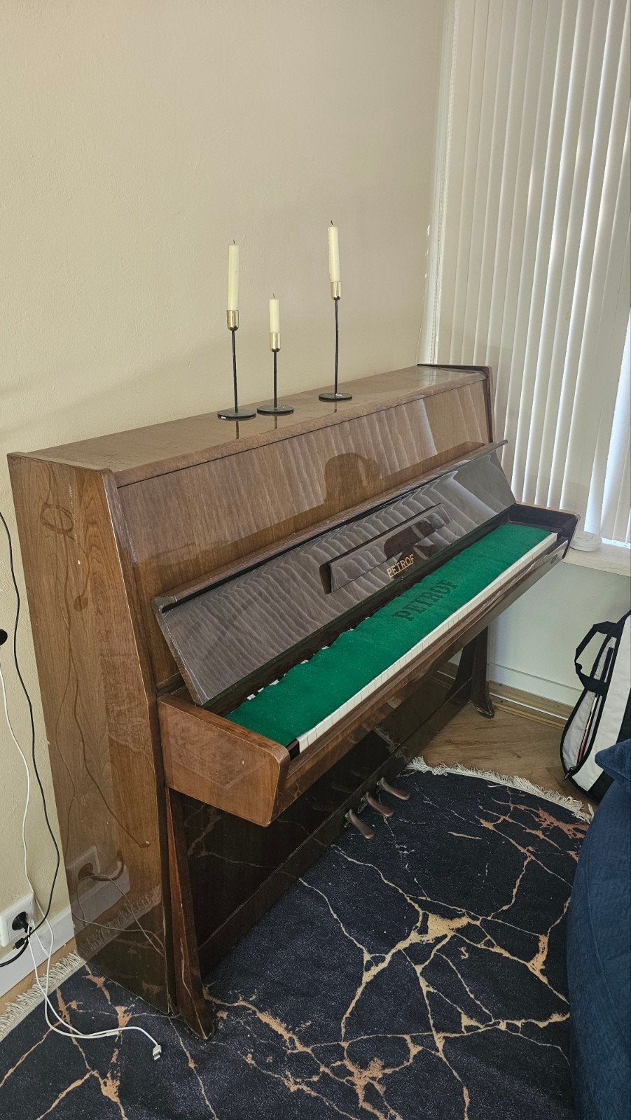Petrof Piano - Klassiek Model, Gebruikt, Bruin, Ophalen of Verzenden, Piano
