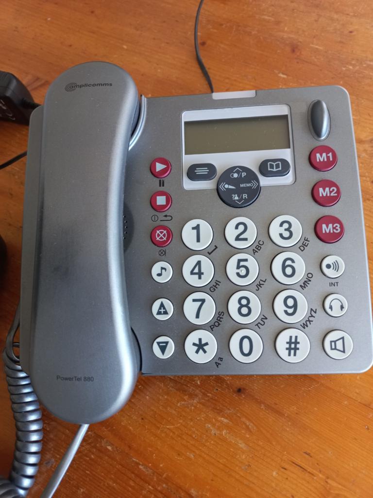 Telefoon met versterker, antwoordapparaat en DECT-telefoon, Ophalen, Gebruikt, 2 handsets