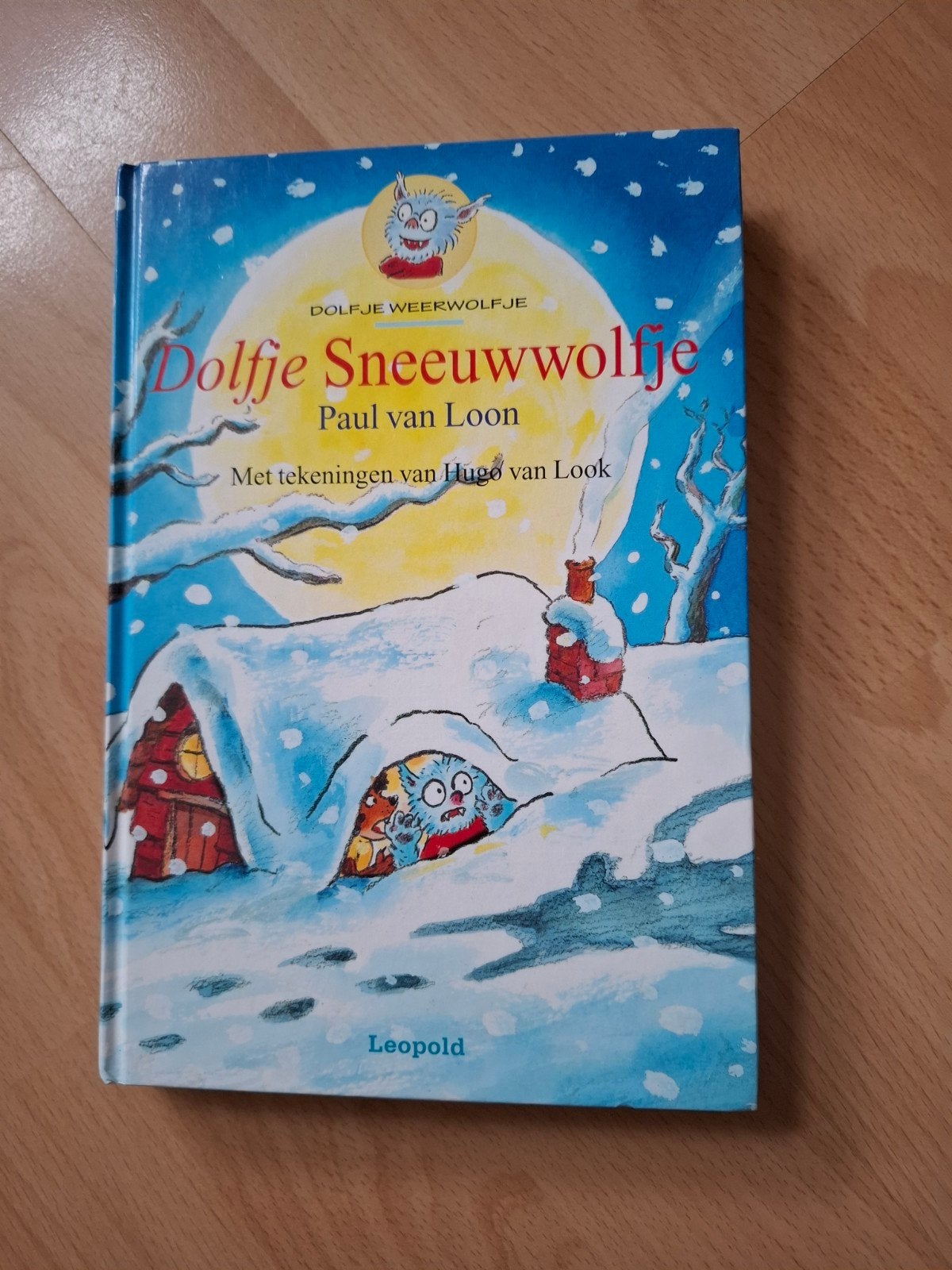 Paul van Loon Dolfje Sneeuwwolfje, Ophalen of Verzenden, Zo goed als nieuw, Fictie algemeen