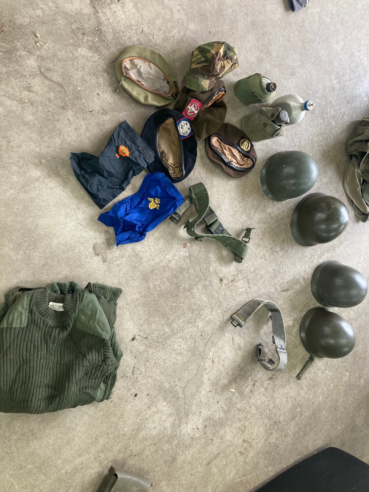 Leger kleding en overig, Ophalen, Gedragen