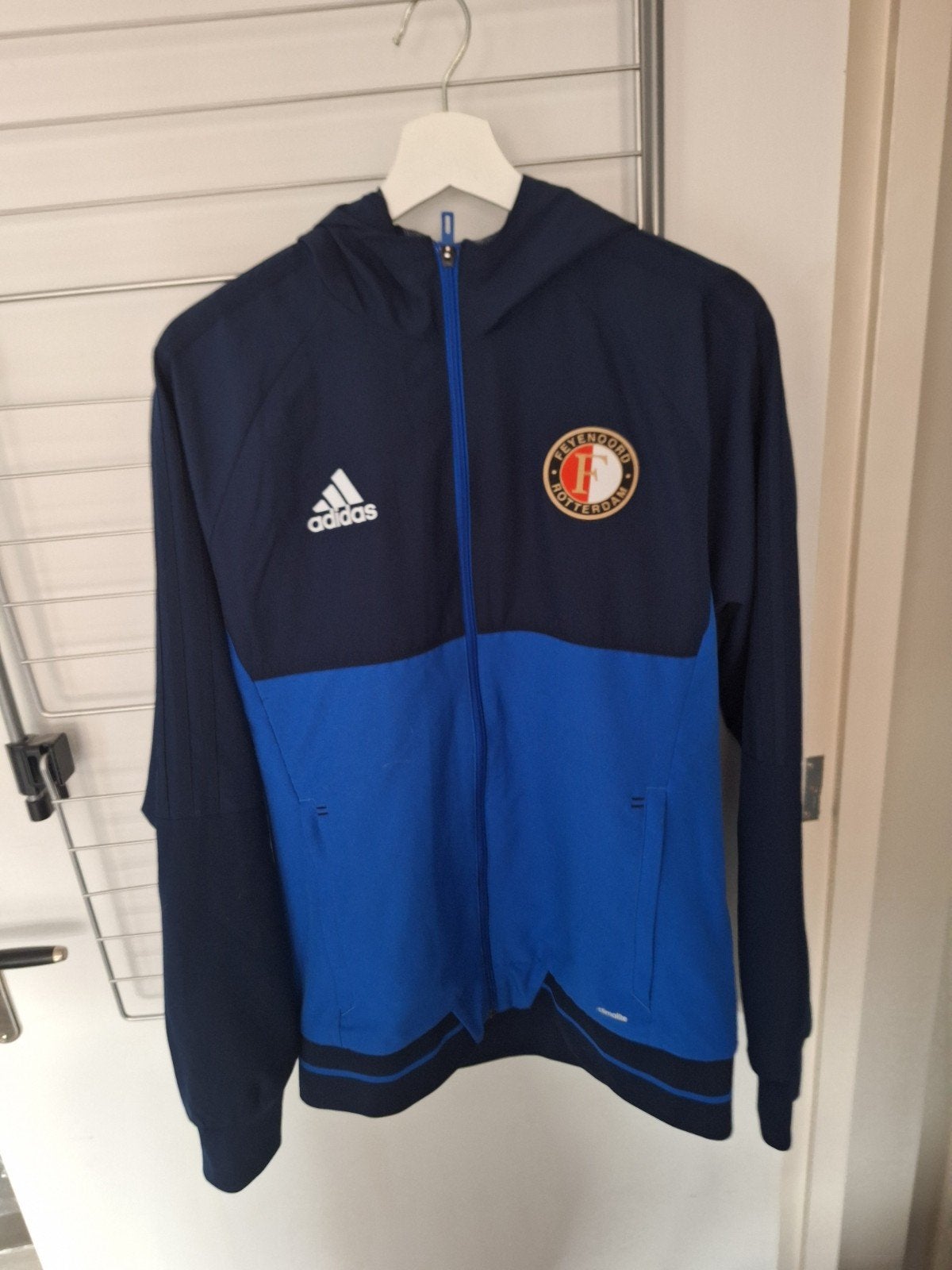 Trainingspak set van Feyenoord R'dam. Maat M (jas en broek), Ophalen of Verzenden