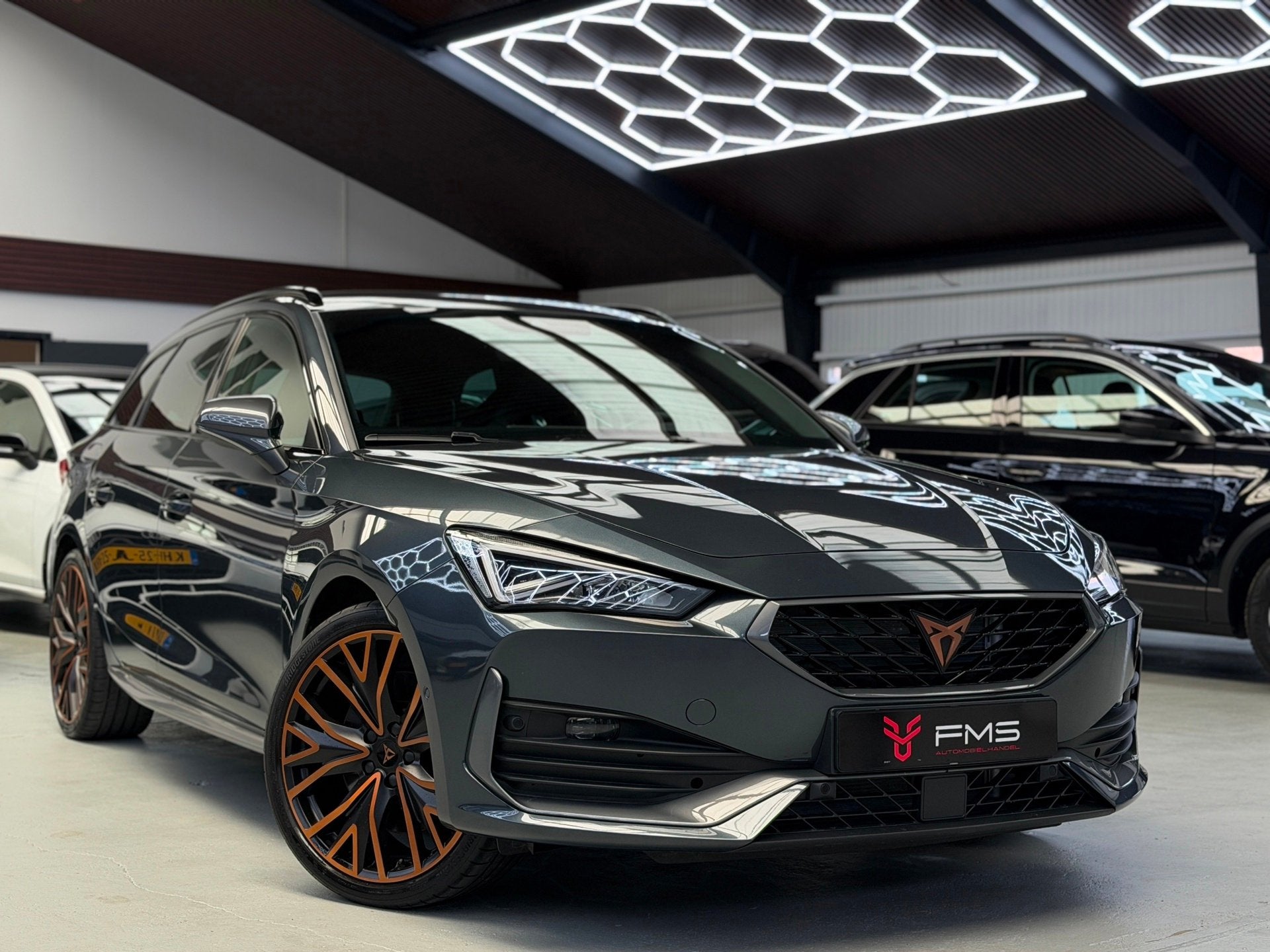 CUPRA Leon Sportstourer 1.4 e-Hybrid VZ Copper Edition CarPl, Auto's, 77 km/l, Gebruikt, Zwart, 4 cilinders