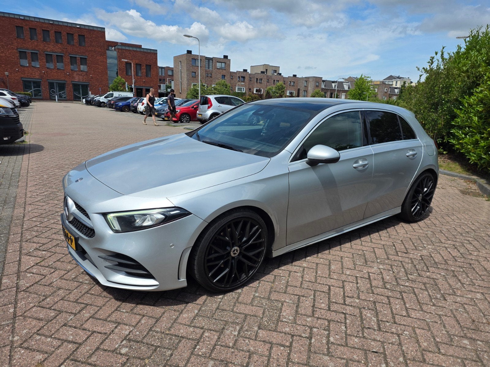 Mercedes-Benz A-Klasse A 180 136pk 7G-DCT 2019 Grijs, Auto's, Mercedes-Benz, 136 pk, 4 cilinders, Leder en Stof, Origineel Nederlands