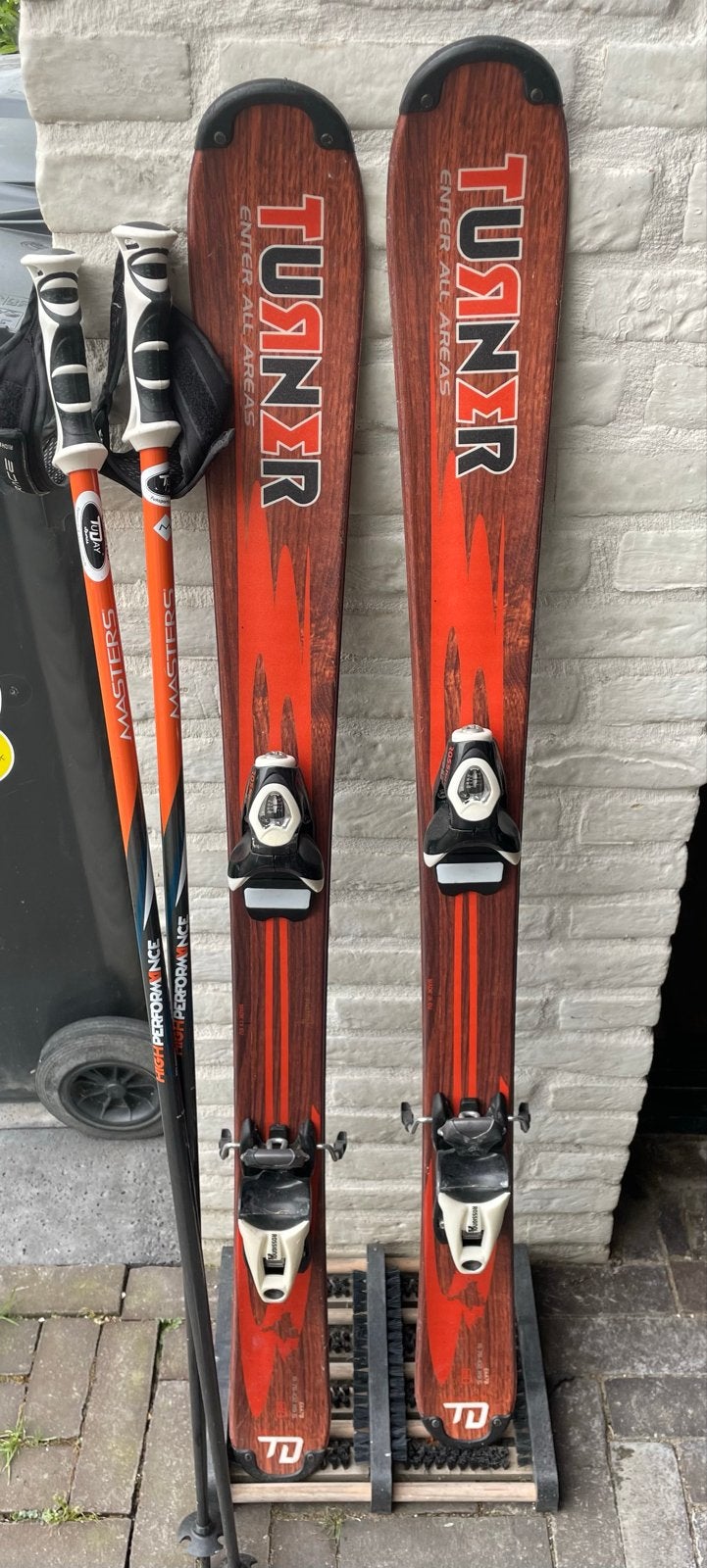 Ski's Turner shortski 125 cm met Masters stokken 120 cm, Sport en Fitness, Skiën en Langlaufen, Gebruikt, 100 tot 140 cm, Skiën