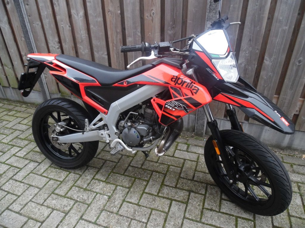 APRILIA SX 50  Accelaration Red 04-2018  IN ZEER NETTE STAAT, 6 versnellingen, Ophalen of Verzenden, Zo goed als nieuw, Borrassa 41-45 17600 Figueres Spanje