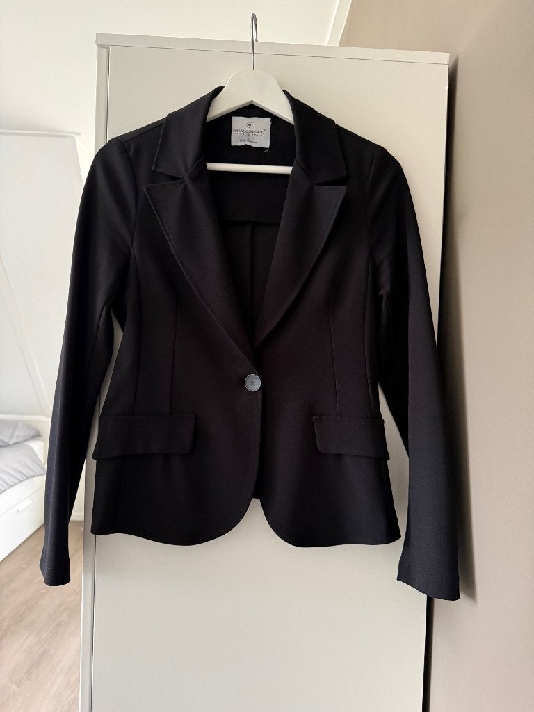 Blazer zwart kort maat M van Rinascimento, Maat 38/40 (M), Zwart, Rinascimento, Ophalen of Verzenden