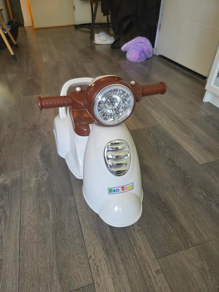 Ecotoys loopscooter met licht en geluid, Ophalen of Verzenden, Zo goed als nieuw