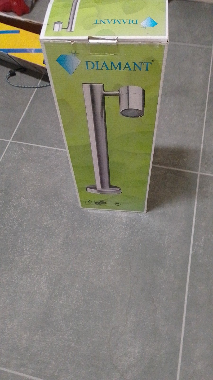 Nieuwe buitenlamp van Diamant - RVS staande lamp, Tuin en Terras, Buitenverlichting, Ophalen of Verzenden, Nieuw, Rvs, Staande lamp
