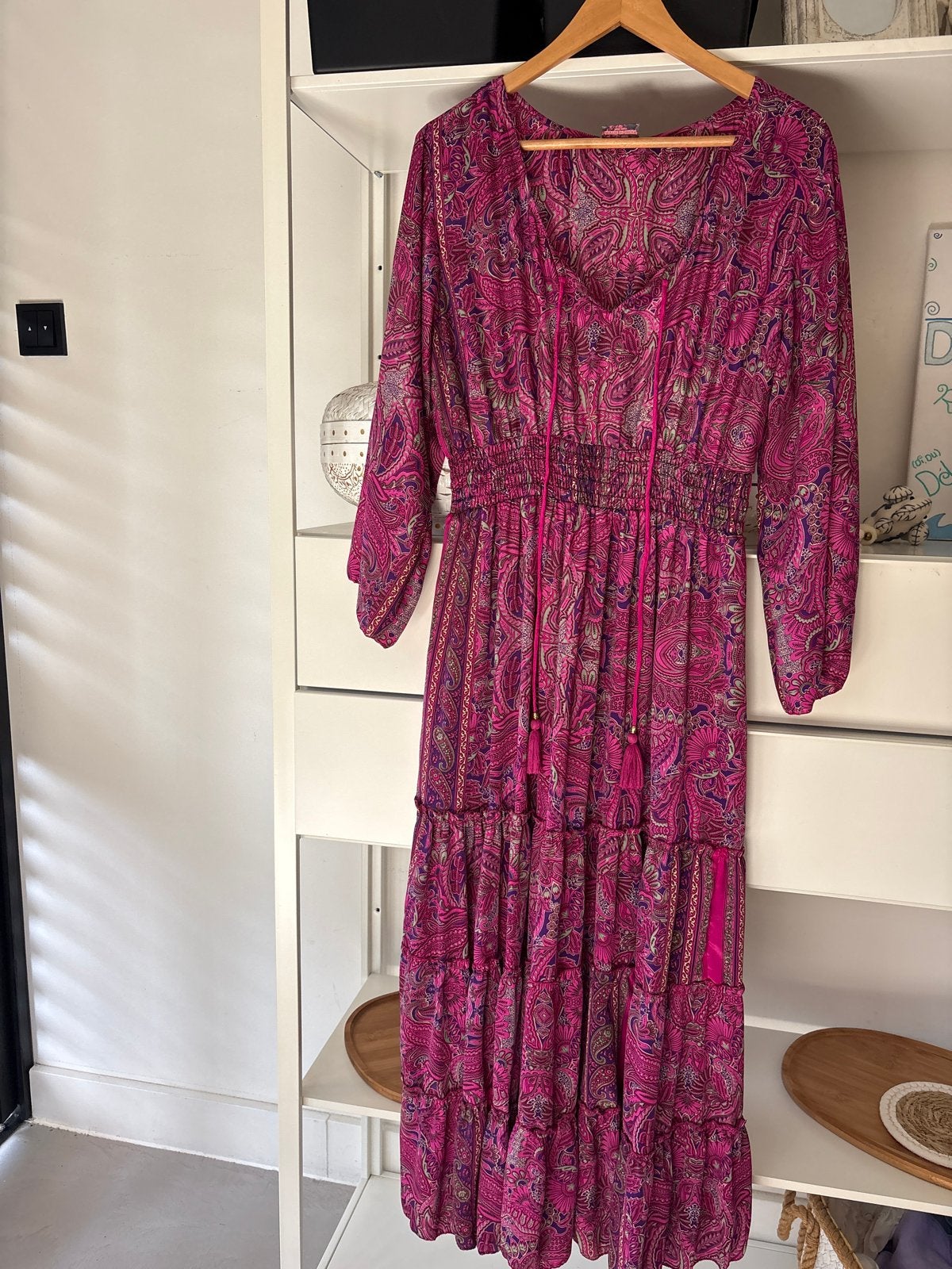 Boohoo Fashion Maxi Jurk - Nieuwstraat, Ophalen of Verzenden, Zo goed als nieuw, Roze, Onder de knie