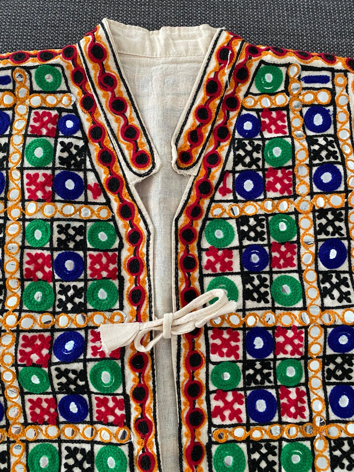 Handgemaakte gilet met spiegeltjes, Verzenden, Nieuw